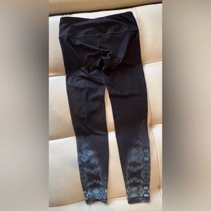 Equinox leggings black/navy contrast. Size S.